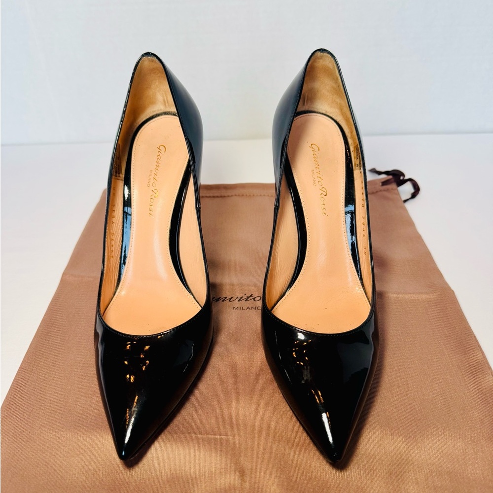 Gianvito Rossi 105 Black Patent Leather Heels.